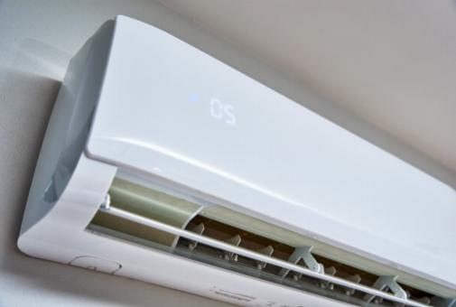 Consejos de expertos para instalar ventiladores de techo para una circulación óptima del aire