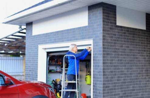 Ahorra dinero en las facturas de calefacción y refrigeración: Los beneficios de la aislación de la puerta del garaje