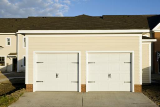 Por qué es esencial reemplazar el resorte de la puerta del garaje para la seguridad del hogar