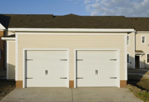 Protege tu hogar: 5 mejoras de seguridad para las puertas de garaje que necesitas conocer