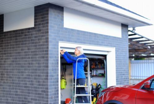 Reemplazo de resortes de puerta de garaje DIY: Una guía paso a paso