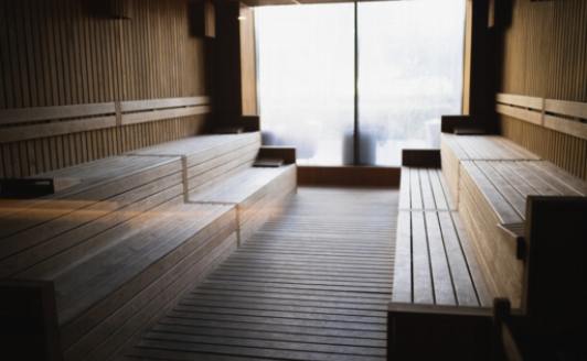 Experimenta la máxima relajación con los beneficios para la salud de la sauna