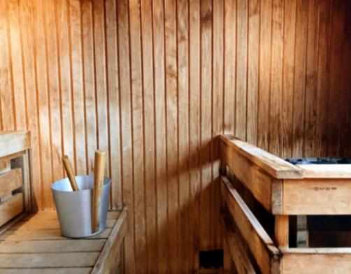 Transforma tu hogar en un oasis de relajación con una sauna tradicional